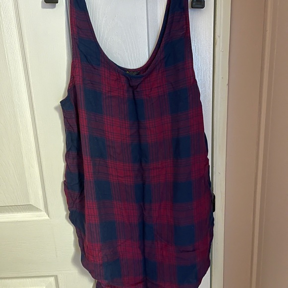 Cute tank top - Picture 1 of 2